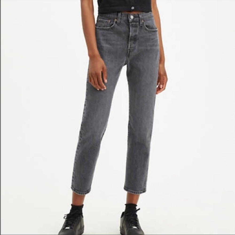Levi Wedgie Straight Black Wash Jeans